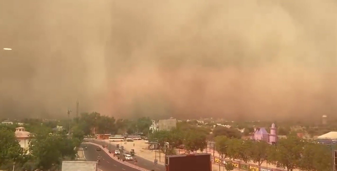 Massive Dust Storm Engulfs Bikaner, Rajasthan